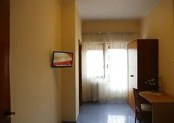 Casa Piccole Ancelle Di Cristo Re Otel Roma
